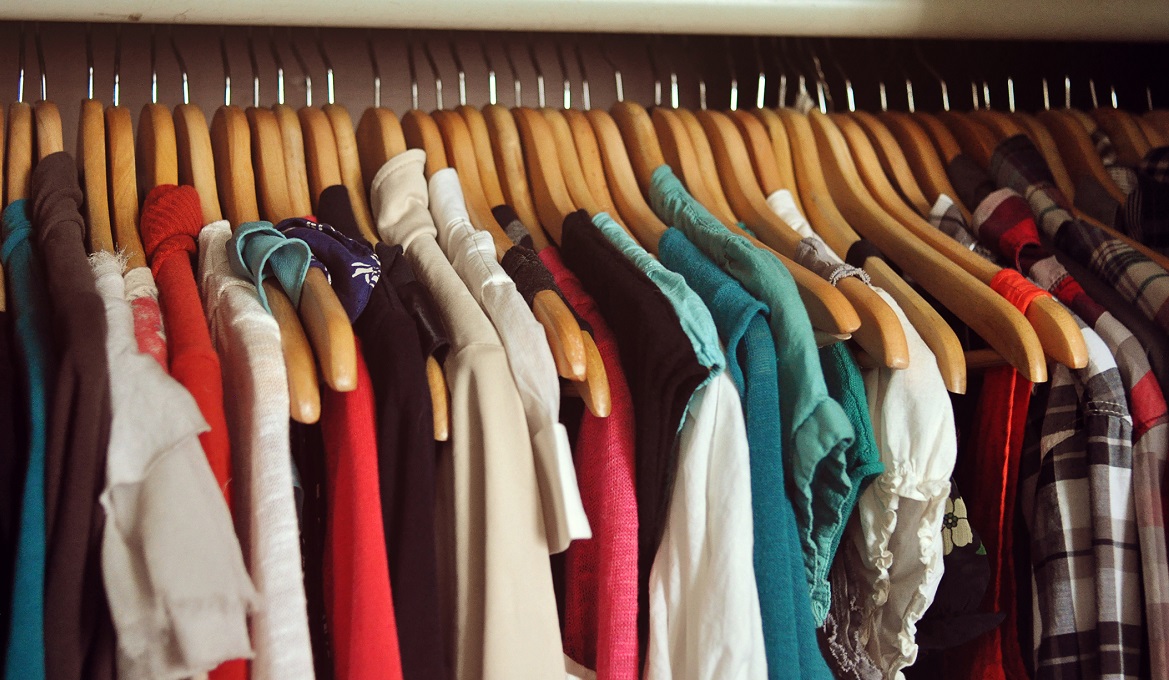Gửi quần áo đi Hàn Quốc giá rẻ